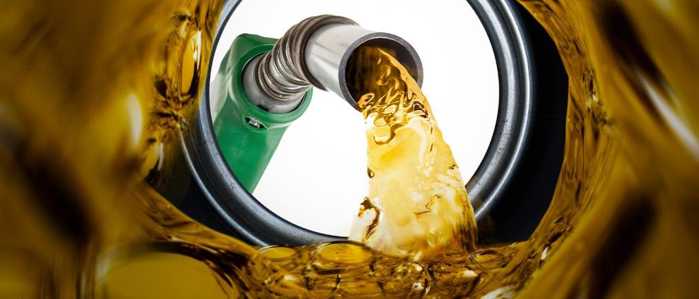 Il prezzo del petrolio risale, nuovi rincari per i carburanti nel Lazio in vista