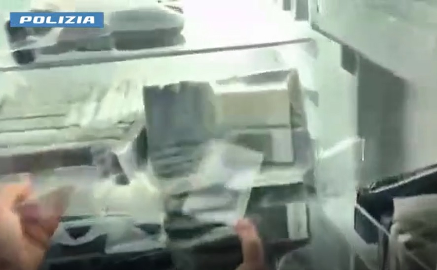 Madre e figli arrestati per traffico di droga: oltre 600 chili di hashish sequestrati