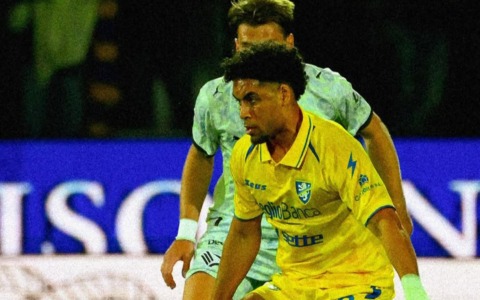 Pareggio tra Frosinone e Palermo: 1-1 nel finale