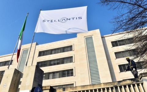 Stellantis, i sindacati chiedono risposte sul futuro dei lavoratori