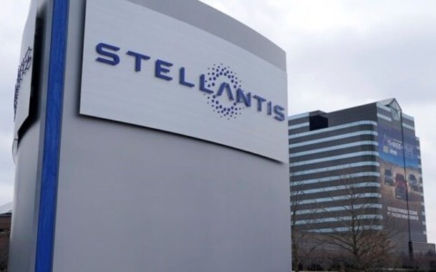 Stellantis, Pasqua difficile: prolungato lo stop e pressioni sindacali