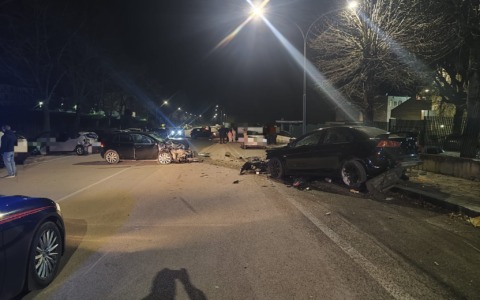 Un 30enne pontino coinvolto in un incidente con tre auto parcheggiate